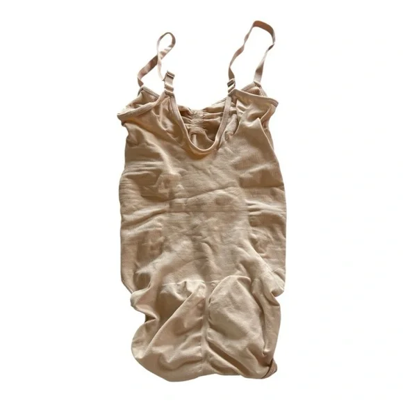 SKIMS sculpting snaps bodysuit- L/XL in color sand - Picture 3 of 5